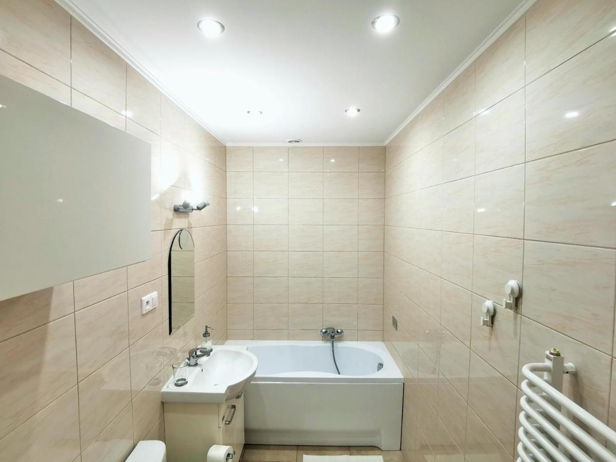 Apartament Seven Legnica Exteriör bild